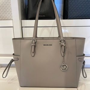 Michael kors gilly pearl gray jet set drawstring tote new nwt